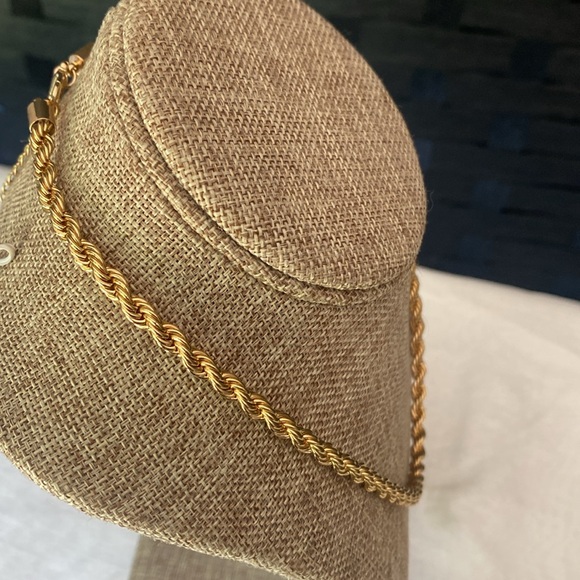 Gold Necklace - Picture 5 of 6